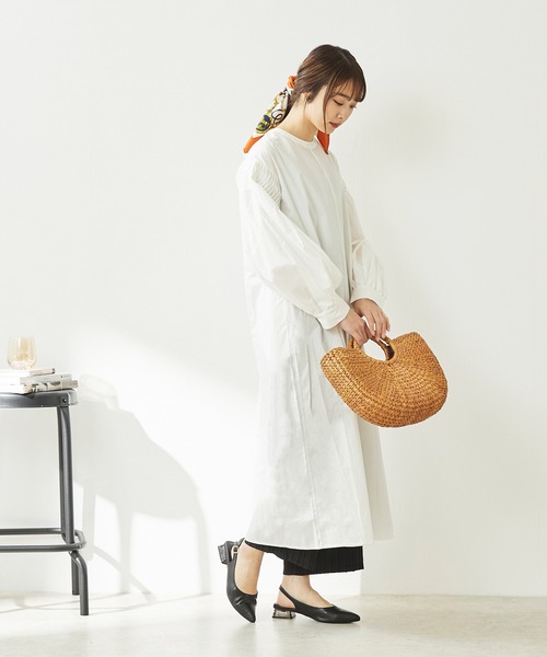 menue(メヌエ)の「スリングバック クリアミュールサンダル(パンプス・レディース・アイボリー/ブラック/グレイッシュベージュ・21.5cm/22.0cm/22.5cm/23.0cm/23.5cm/24.0cm/24.5cm/25.0cm/25.5cm/26.0cm)」の5枚目の写真