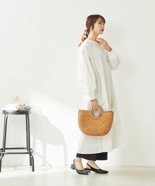 menue(メヌエ)の「スリングバック クリアミュールサンダル(パンプス・レディース・アイボリー/ブラック/グレイッシュベージュ・21.5cm/22.0cm/22.5cm/23.0cm/23.5cm/24.0cm/24.5cm/25.0cm/25.5cm/26.0cm)」の15枚目の写真