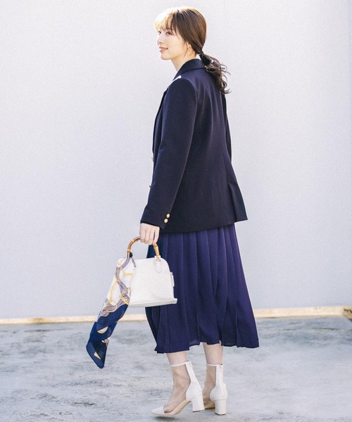 Andemiu（アンデミュウ）の「シアーショートブーツ266231（ブーツ・レディース・アイボリー/ブラック・SMALL/MEDIUM/LARGE）」の8枚目の写真