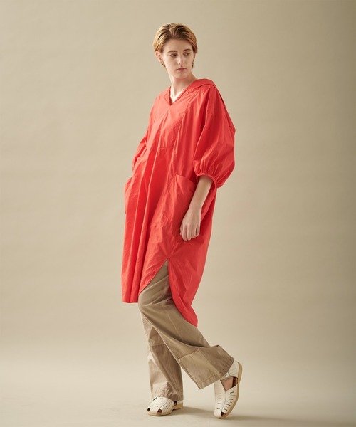 kha:ki(カーキ)の「「KHA:KI / カーキ」セーラーカラーワイドドレス"SAILOR COLLAR WIDE DRESS"(ワンピース・レディース・レッド/カーキ/サックスブルー/ホワイト・1/2)」の4枚目の写真