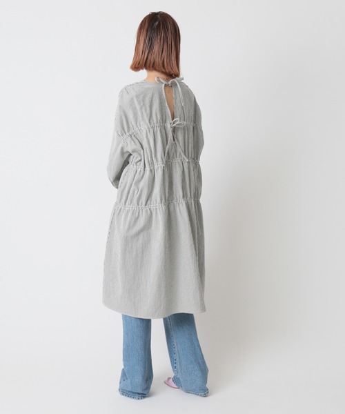 U by SPICK&SPAN(ユーバイスピックアンドスパン)の「バックリボンギャザーワンピース◆(ワンピース・レディース・ベージュ/ネイビー/サックスブルー・FREE)」の17枚目の写真