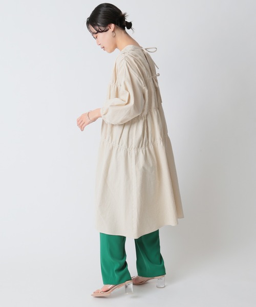 U by SPICK&SPAN(ユーバイスピックアンドスパン)の「バックリボンギャザーワンピース◆(ワンピース・レディース・ベージュ/ネイビー/サックスブルー・FREE)」の7枚目の写真