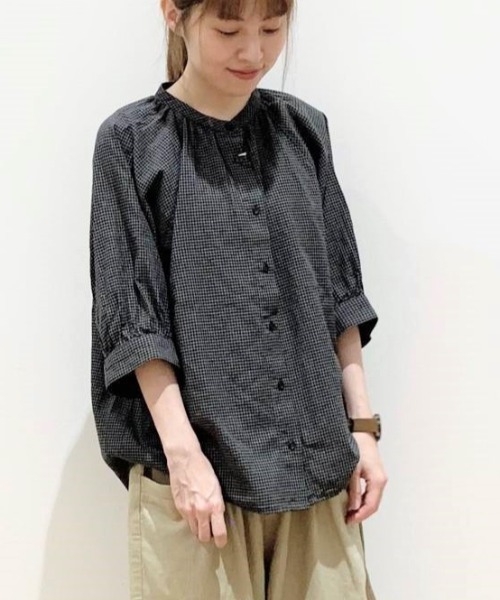 studio CLIP（スタディオクリップ）の「シングルガーゼバンドカラースリーブシャツ（シャツ/ブラウス・レディース・ライトグレー/ブラック/ライトベージュ/ブルー/グリーン/スモーク/ネイビー・MEDIUM/LARGE）」の7枚目の写真