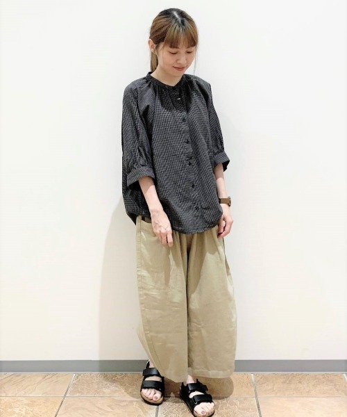 studio CLIP（スタディオクリップ）の「シングルガーゼバンドカラースリーブシャツ（シャツ/ブラウス・レディース・ライトグレー/ブラック/ライトベージュ/ブルー/グリーン/スモーク/ネイビー・MEDIUM/LARGE）」の14枚目の写真