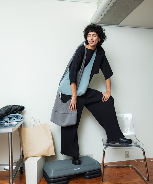 kotohayokozawa STUDIOUS別注 PLEAT BAG ブラック kotohayokozawa（コトハヨコザワ）の「STUDIOUS別注 PLEAT BAG
