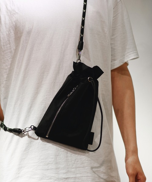 MSPC（エムエスピーシー）の「【YOSEMITE STRAP × MSPC】KINNCHAKU BAG(巾着ショルダーバッグ)（ショルダーバッグ・メンズ・ブラック・FREE）」の5枚目の写真