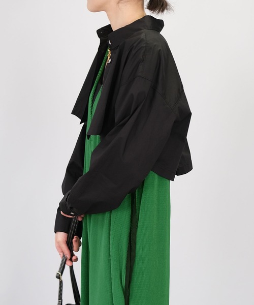 ANDJ(アンドジェイ)の「ショート丈ルーズシャツ(シャツ/ブラウス・レディース・ブラック/オフホワイト・M)」の2枚目の写真