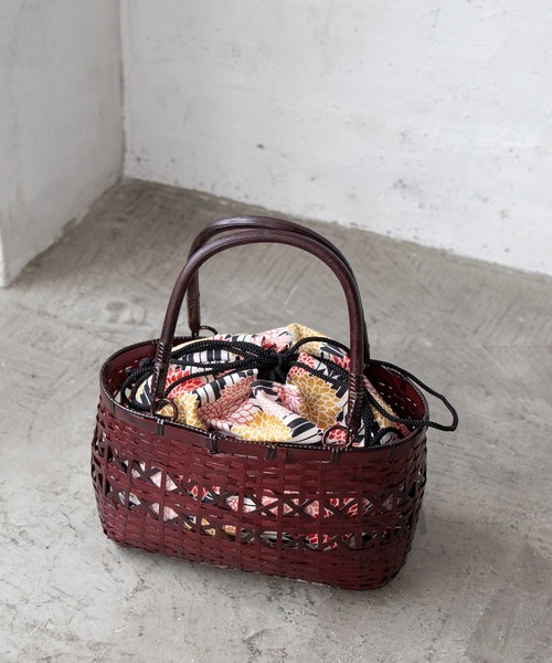 ゆかた館グレース（ユカタカングレース）の「籠バッグ（和装小物・レディース・ストライプ/チェック/ブラック系/ブラック系1/ベージュ系1/ネイビー系/ブルー系/ブルー系1/イエロー系/ピンク系/レッド系/レッド系1/レッド系2/レッド系3/ベージュ系/レッド系その他/ブラック系2/ブラック系3/ピンク/ネイビー系2/ネイビー系1/イエロー系1/レッド系5/レッド系4・FREE）」の2枚目の写真