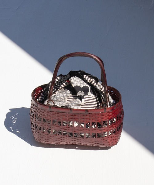 ゆかた館グレース（ユカタカングレース）の「籠バッグ（和装小物・レディース・ストライプ/チェック/ブラック系/ブラック系1/ベージュ系1/ネイビー系/ブルー系/ブルー系1/イエロー系/ピンク系/レッド系/レッド系1/レッド系2/レッド系3/ベージュ系/レッド系その他/ブラック系2/ブラック系3/ピンク/ネイビー系2/ネイビー系1/イエロー系1/レッド系5/レッド系4・FREE）」の4枚目の写真