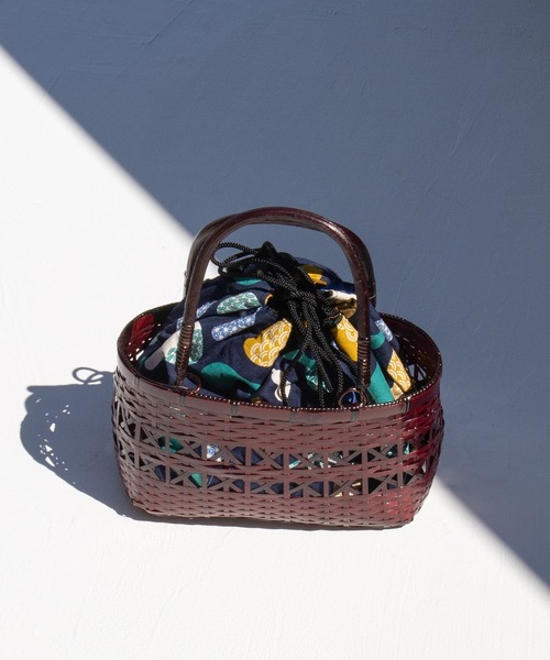 ゆかた館グレース（ユカタカングレース）の「籠バッグ（和装小物・レディース・ストライプ/チェック/ブラック系/ブラック系1/ベージュ系1/ネイビー系/ブルー系/ブルー系1/イエロー系/ピンク系/レッド系/レッド系1/レッド系2/レッド系3/ベージュ系/レッド系その他/ブラック系2/ブラック系3/ピンク/ネイビー系2/ネイビー系1/イエロー系1/レッド系5/レッド系4・FREE）」の9枚目の写真