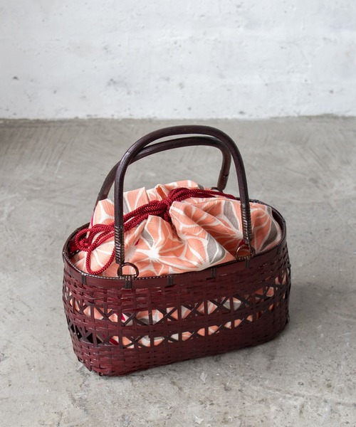 ゆかた館グレース（ユカタカングレース）の「籠バッグ（和装小物・レディース・ストライプ/チェック/ブラック系/ブラック系1/ベージュ系1/ネイビー系/ブルー系/ブルー系1/イエロー系/ピンク系/レッド系/レッド系1/レッド系2/レッド系3/ベージュ系/レッド系その他/ブラック系2/ブラック系3/ピンク/ネイビー系2/ネイビー系1/イエロー系1/レッド系5/レッド系4・FREE）」の16枚目の写真