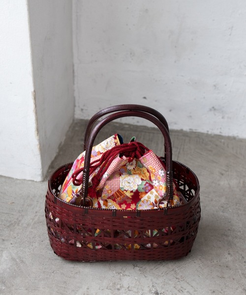 ゆかた館グレース（ユカタカングレース）の「籠バッグ（和装小物・レディース・ストライプ/チェック/ブラック系/ブラック系1/ベージュ系1/ネイビー系/ブルー系/ブルー系1/イエロー系/ピンク系/レッド系/レッド系1/レッド系2/レッド系3/ベージュ系/レッド系その他/ブラック系2/ブラック系3/ピンク/ネイビー系2/ネイビー系1/イエロー系1/レッド系5/レッド系4・FREE）」の19枚目の写真