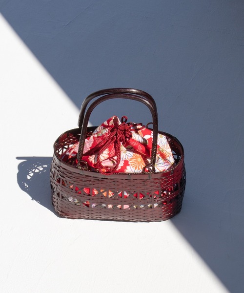 ゆかた館グレース（ユカタカングレース）の「籠バッグ（和装小物・レディース・ストライプ/チェック/ブラック系/ブラック系1/ベージュ系1/ネイビー系/ブルー系/ブルー系1/イエロー系/ピンク系/レッド系/レッド系1/レッド系2/レッド系3/ベージュ系/レッド系その他/ブラック系2/ブラック系3/ピンク/ネイビー系2/ネイビー系1/イエロー系1/レッド系5/レッド系4・FREE）」の22枚目の写真