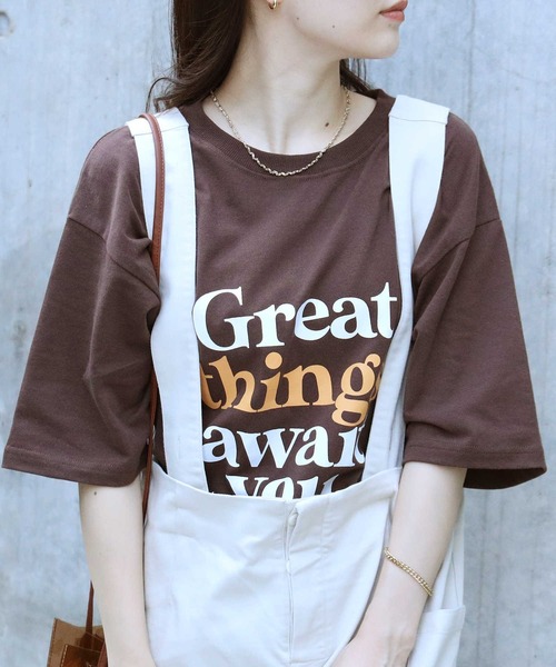 HONEYSUCKLE ROSE(ハニーサックルローズ)の「【HONEYSUCKLE ROSE】配色ロゴプリントTシャツ(Tシャツ/カットソー・レディース・ブラウン/ホワイト/グレー・L/M)」の1枚目の写真