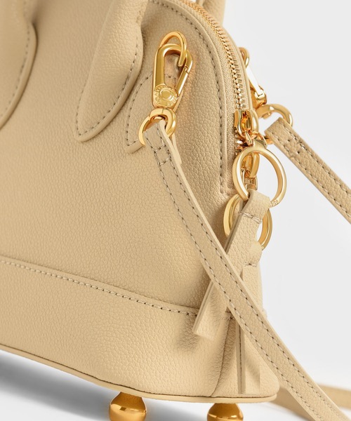 CHARLES & KEITH(チャールズ & キース)の「Harmonee ハーモニー ボウリングバッグ(ショルダーバッグ・レディース・グリーン/ブラック/オレンジ系その他3/ベージュ・S)」の11枚目の写真