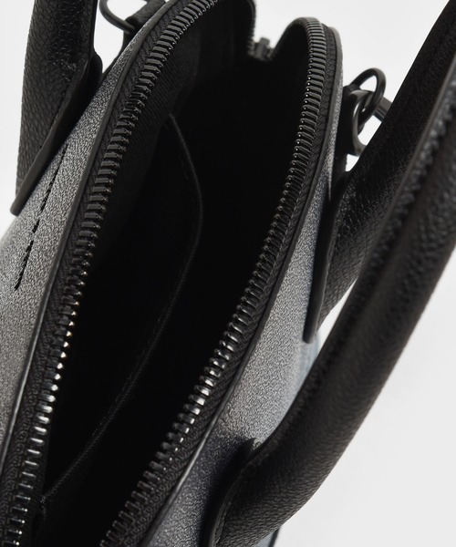 CHARLES & KEITH(チャールズ & キース)の「Harmonee ハーモニー ボウリングバッグ(ショルダーバッグ・レディース・グリーン/ブラック/オレンジ系その他3/ベージュ・S)」の16枚目の写真
