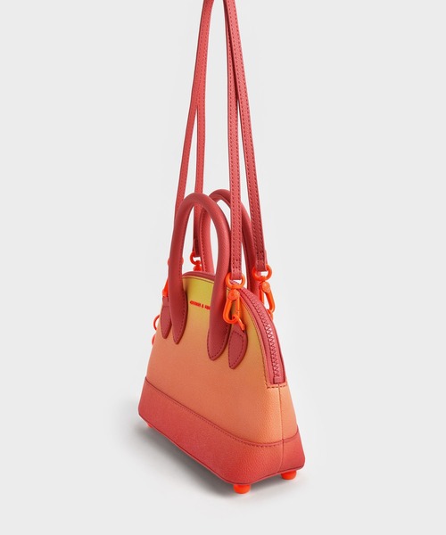 CHARLES & KEITH(チャールズ & キース)の「Harmonee ハーモニー ボウリングバッグ(ショルダーバッグ・レディース・グリーン/ブラック/オレンジ系その他3/ベージュ・S)」の17枚目の写真