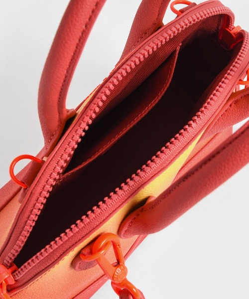 CHARLES & KEITH(チャールズ & キース)の「Harmonee ハーモニー ボウリングバッグ(ショルダーバッグ・レディース・グリーン/ブラック/オレンジ系その他3/ベージュ・S)」の20枚目の写真