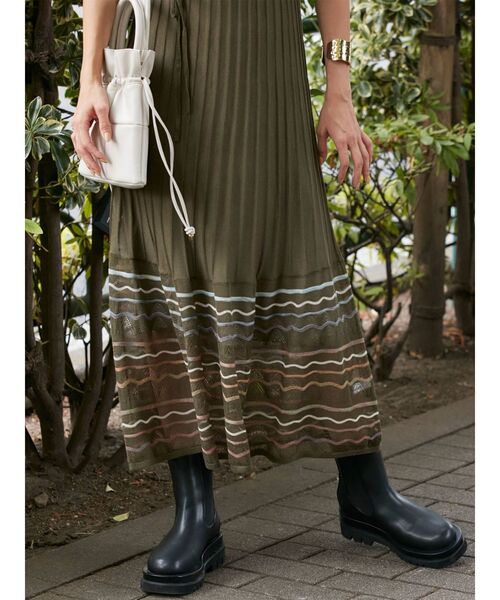 LAGUNAMOON（ラグナムーン）の「ウェーブレインボーニットワンピース（ワンピース・レディース・アイボリー/ブラック/カーキ/ブラウン/パープル・SMALL/MEDIUM）」の14枚目の写真