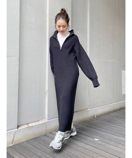 Ungrid(アングリッド)の「ハイネックジップニットワンピース(ワンピース・レディース・ブルー/ブラウン/ブラック・FREE)」の4枚目の写真