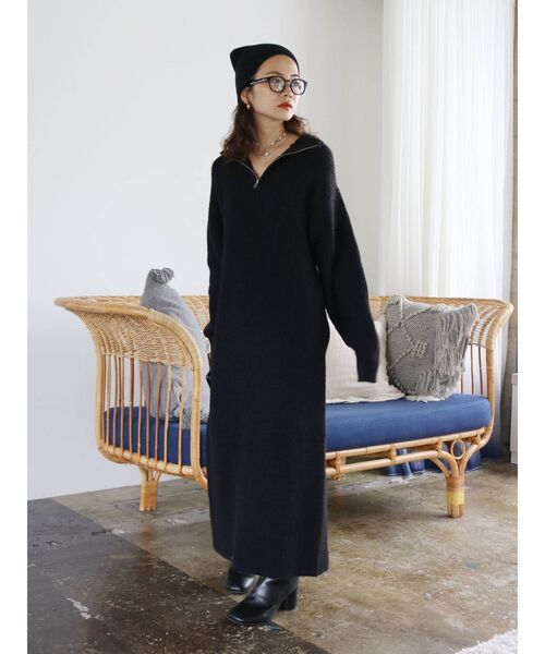 Ungrid(アングリッド)の「ハイネックジップニットワンピース(ワンピース・レディース・ブルー/ブラウン/ブラック・FREE)」の17枚目の写真