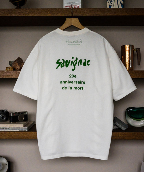 EDIFICE（エディフィス）の「【SAVIGAC / サビニャック】別注 Vacances a Trouville プリント Tシャツ（Tシャツ/カットソー・メンズ・ホワイト/ブラック/ライトホワイト/ブラック系その他/White/オフホワイト/ホワイト×ホワイト/ホワイト系その他・MEDIUM/LARGE）」の15枚目の写真