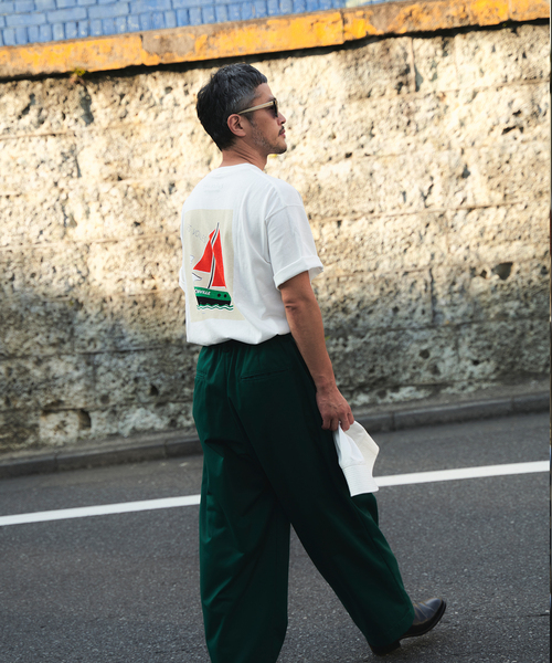 EDIFICE（エディフィス）の「【SAVIGAC / サビニャック】別注 Vacances a Trouville プリント Tシャツ（Tシャツ/カットソー・メンズ・ホワイト/ブラック/ライトホワイト/ブラック系その他/White/オフホワイト/ホワイト×ホワイト/ホワイト系その他・MEDIUM/LARGE）」の18枚目の写真