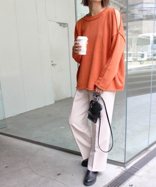 MLI'A（エムリア）の「肩スリットニット（ニット/セーター・レディース・ブラック/オレンジ/ブルー/ナチュラル・M）」の12枚目の写真