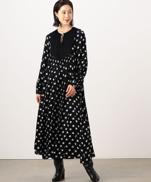 【新品未使用】ヌキテパ　フラワー箔プリント ワンピース　チャコール　Sサイズ NOLLEY'S（ノーリーズ）の「◇【WEB限定】【ne Quittez pas/ヌキテパ