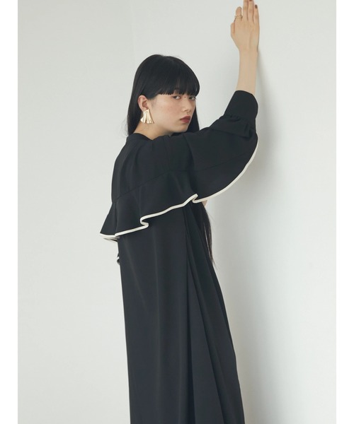 armonia(アルモニーア)の「armonia.袖ラインフリルワンピース(ワンピース・レディース・ブラック/グリーン・FREE)」の4枚目の写真