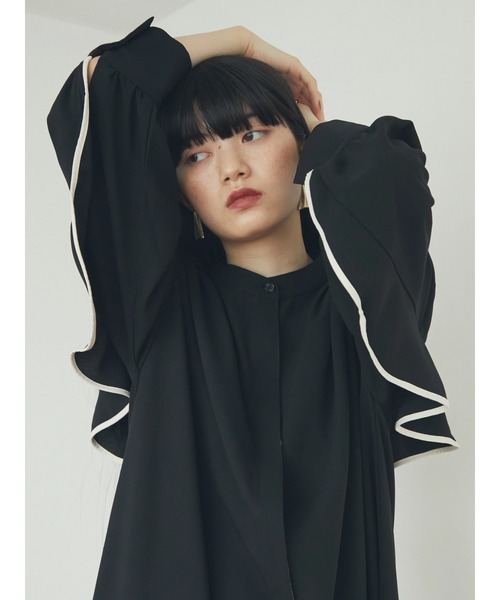 armonia(アルモニーア)の「armonia.袖ラインフリルワンピース(ワンピース・レディース・ブラック/グリーン・FREE)」の6枚目の写真