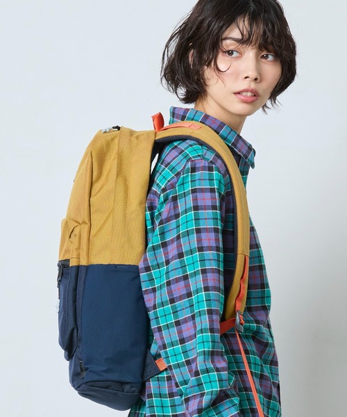 L.L.Bean（エルエルビーン）の「マウンテン・クラシック・コーデュラ・パック（バックパック/リュック・レディース・ブラック/ネイビー×ホワイト/ブルー系その他/オリーブ/イエロー系その他/ブラウン系その他/グリーン系その他/ベージュ系その他・ONE SIZE）」の16枚目の写真
