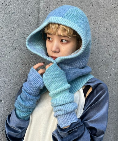 CIAOPANIC（チャオパニック）の「グラデーションボタン付きバラクラバ（ニットキャップ/ビーニー・レディース・ブラウン/レッド/ブルー・ONE SIZE）」の4枚目の写真