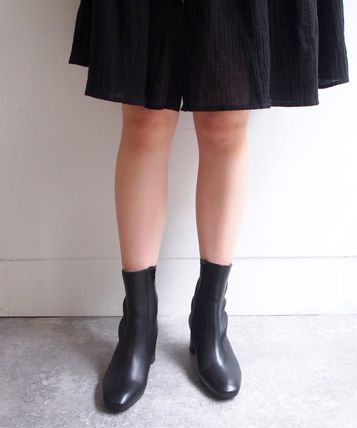 cava cava(サヴァサヴァ)の「ストレッチショートブーツ -1320497(ブーツ・レディース・ブラック/グレイッシュベージュ/ダークブラウン・22.5cm/24.5cm/24.0cm/23.0cm/23.5cm)」の4枚目の写真