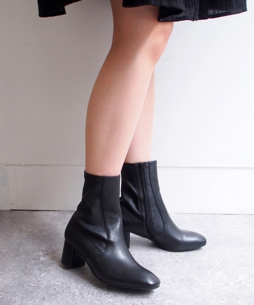 cava cava(サヴァサヴァ)の「ストレッチショートブーツ -1320497(ブーツ・レディース・ブラック/グレイッシュベージュ/ダークブラウン・22.5cm/24.5cm/24.0cm/23.0cm/23.5cm)」の5枚目の写真