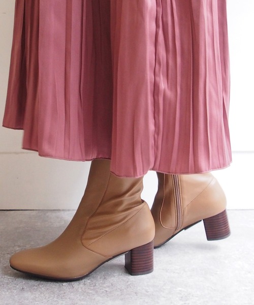 cava cava(サヴァサヴァ)の「ストレッチショートブーツ -1320497(ブーツ・レディース・ブラック/グレイッシュベージュ/ダークブラウン・22.5cm/24.5cm/24.0cm/23.0cm/23.5cm)」の14枚目の写真