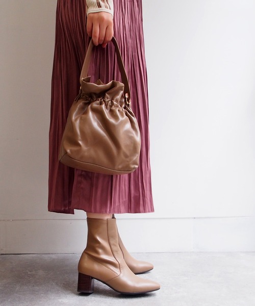 cava cava(サヴァサヴァ)の「ストレッチショートブーツ -1320497(ブーツ・レディース・ブラック/グレイッシュベージュ/ダークブラウン・22.5cm/24.5cm/24.0cm/23.0cm/23.5cm)」の15枚目の写真