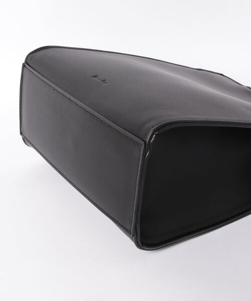 Libra Cue(リブラ キュー)の「スクエアミニトートバック(トートバッグ・レディース・レッド/ブラック・FREE)」の8枚目の写真