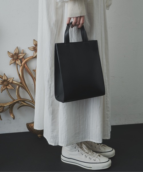 Libra Cue(リブラ キュー)の「スクエアミニトートバック(トートバッグ・レディース・レッド/ブラック・FREE)」の5枚目の写真