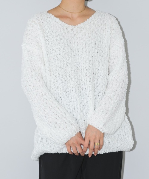 mebole(メボレ)の「Vネックルーズニット(ニット/セーター・レディース・ベージュ/ホワイト/ブルー・FREE)」の19枚目の写真
