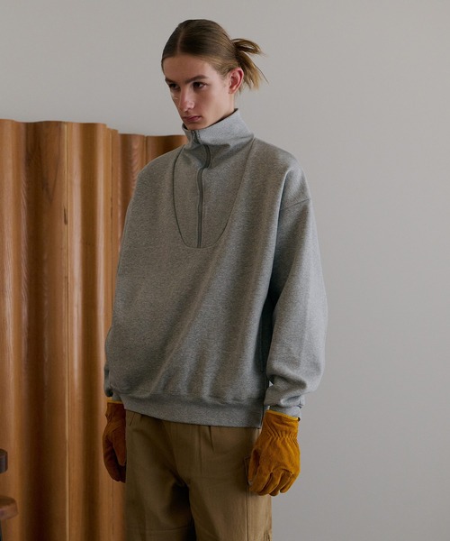 AIMNAIM(エイムネイム)の「VENT HIGH-NECK SWEAT ハーフジップ スウェット(スウェット・メンズ・ライトグレー/ブラック/グレー・MEDIUM/LARGE)」の15枚目の写真