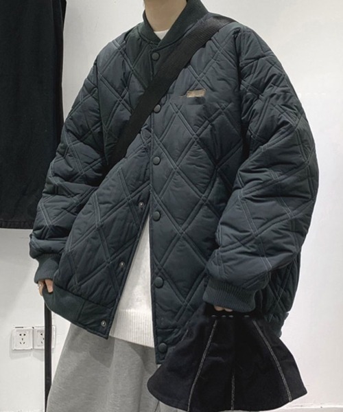 NOWLE（ノウル）の「【NOWLE】ワンポイント ノーカラー キルティングブルゾン/中綿ブルゾン（ブルゾン・メンズ・カーキ/ブラック/ベージュ・MEDIUM/LARGE/X-LARGE）」の6枚目の写真