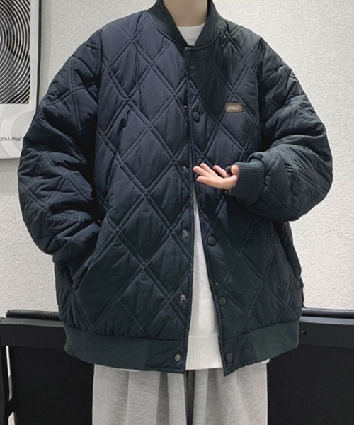 NOWLE（ノウル）の「【NOWLE】ワンポイント ノーカラー キルティングブルゾン/中綿ブルゾン（ブルゾン・メンズ・カーキ/ブラック/ベージュ・MEDIUM/LARGE/X-LARGE）」の8枚目の写真