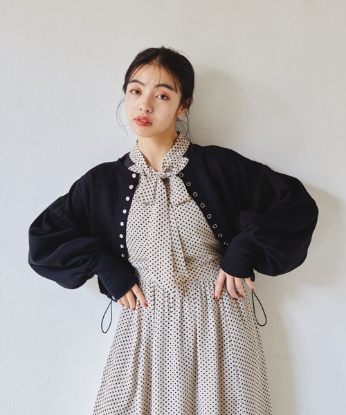 idem(イデム)の「【ZOZOTOWN限定】2way drost cardigan/2wayドロストショートカーディガン(カーディガン/ボレロ・レディース・グレイッシュベージュ/ブラック/ピンク・FREE)」の13枚目の写真