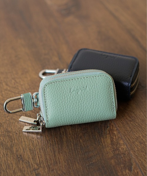 Ungrid（アングリッド）の「【Ungrid/アングリッド】 シュリンクレザー W ZIP スマートキーケース（キーケース/キーアクセサリー・レディース・ベージュ系その他/ブラック/カーキ/アイボリー/グレイッシュブルー/ネイビー/グレイッシュベージュ/オリーブ/キャメル/シルバー/チャコールグレー/オレンジ/ラベンダー/マスタード/ゴールド/ミント/スモークピンク・FREE）」の8枚目の写真