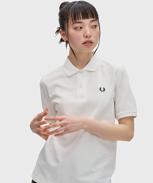 FRED PERRY（フレッドペリー）の「The Fred Perry Shirt - G6000／フレッドペリーポロシャツ（ポロシャツ・レディース・ピンク/コーラル/ブラック/ホワイト/ブルー/オフホワイト/チェリーピンク/ネイビー/ネイビー系/エンジ/アイボリー/ピンク系その他/ダークグレー/ピンク系その他2/ホワイト系その他/ネイビー系1/ブラック系その他/サックスブルー/ブラウン/ホワイト系その他3/ブラック系その他2/ピンク系その他3/ベージュ系その他/バイオレット/ベージュ/ピンク系その他4/ブラック系その他3/ホワイト系その他2/ブラック系その他4/レッド/ネイビー系3/ピンク系その他5/ネイビー系2/ライトベージュ/ピンク系その他6/ブルー系その他/ピンク系その他7/ホワイト系その他4/ライトブルー/ベージュ系その他2/ホワイト×ネイビー/ネイビー系4/ブルー系その他2・8/12/10）」の5枚目の写真
