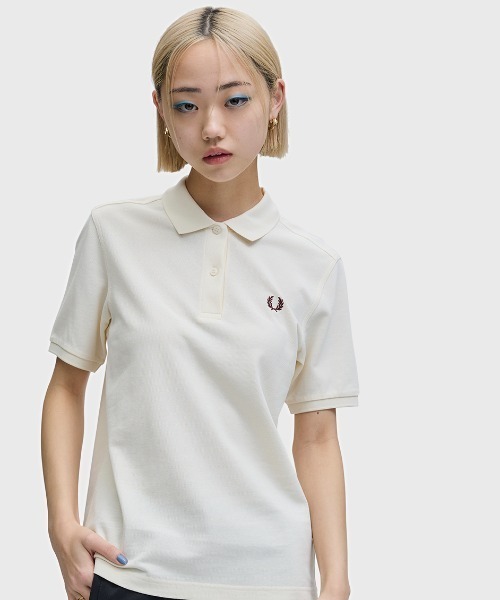 FRED PERRY（フレッドペリー）の「The Fred Perry Shirt - G6000／フレッドペリーポロシャツ（ポロシャツ・レディース・ピンク/コーラル/ブラック/ホワイト/ブルー/オフホワイト/チェリーピンク/ネイビー/ネイビー系/エンジ/アイボリー/ピンク系その他/ダークグレー/ピンク系その他2/ホワイト系その他/ネイビー系1/ブラック系その他/サックスブルー/ブラウン/ホワイト系その他3/ブラック系その他2/ピンク系その他3/ベージュ系その他/バイオレット/ベージュ/ピンク系その他4/ブラック系その他3/ホワイト系その他2/ブラック系その他4/レッド/ネイビー系3/ピンク系その他5/ネイビー系2/ライトベージュ/ピンク系その他6/ブルー系その他/ピンク系その他7/ホワイト系その他4/ライトブルー/ベージュ系その他2・8/12/10）」の18枚目の写真