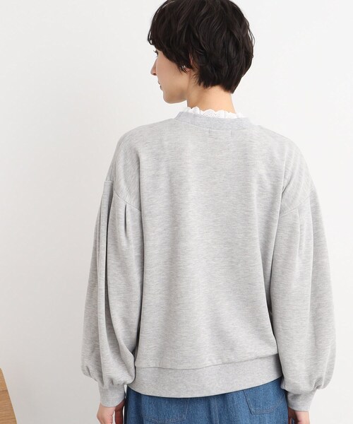 DRESKIP(ドレスキップ)の「◆【大人のためのスウェット】衿フリルレ-スのレイヤード風(スウェット・レディース・グレー/オフホワイト/ブラック・03/02)」の4枚目の写真