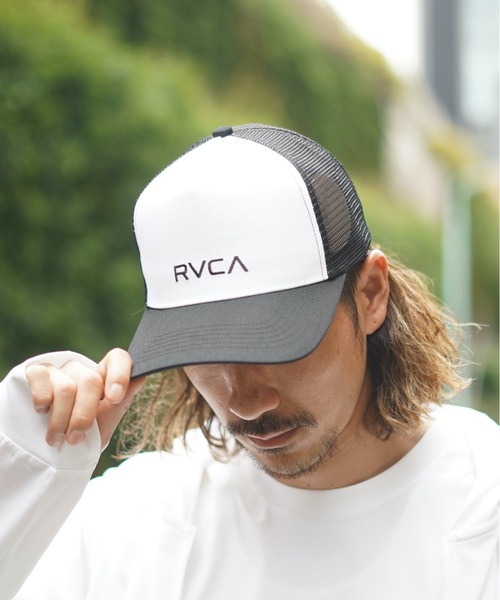 RVCA（ルーカ）の「RVCA メンズ  SMALL RVCA TRUCKER キャップ【2023年春夏モデル】/ルーカ（キャップ・メンズ・ブラック/パープル/ブルー/ワインレッド/ホワイト×ブラック・FREE）」の2枚目の写真