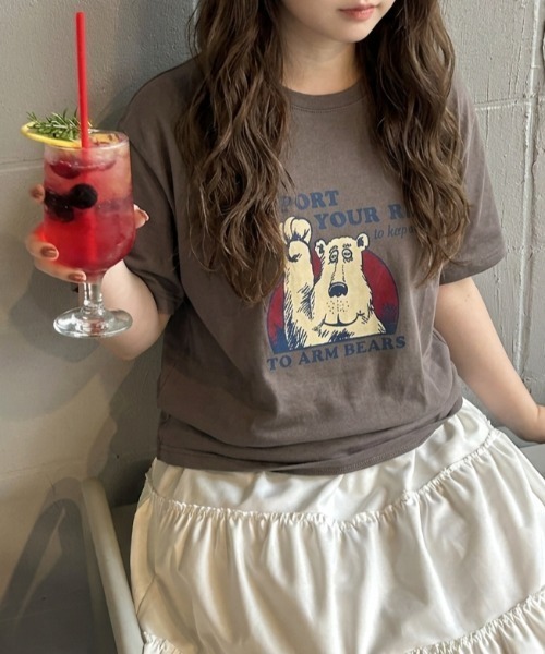 LAC-VERT(ラック・ヴェール)の「【累計販売枚数2万枚突破】ベアプリントTシャツ(Tシャツ/カットソー・レディース・ネイビー/ホワイト/ブラウン/カーキ/イエロー/その他・FREE)」の6枚目の写真